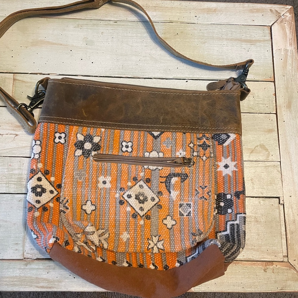 Myra Shoulder Bag